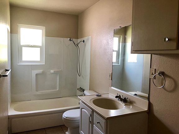 2nd image of 924 Lawton Ave APT B