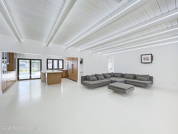 5th image of 123 Miami Ave