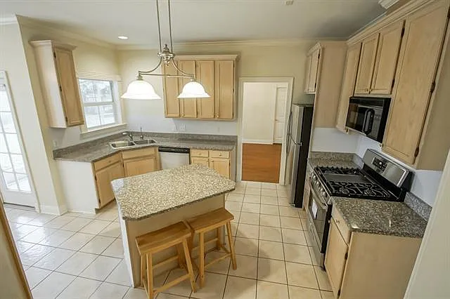 3070 Pine Pl — Photo 6