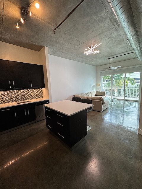 1st image of 313 NE 2nd St APT 302