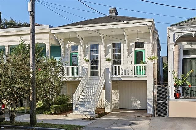 1st image of 904 Jackson Ave