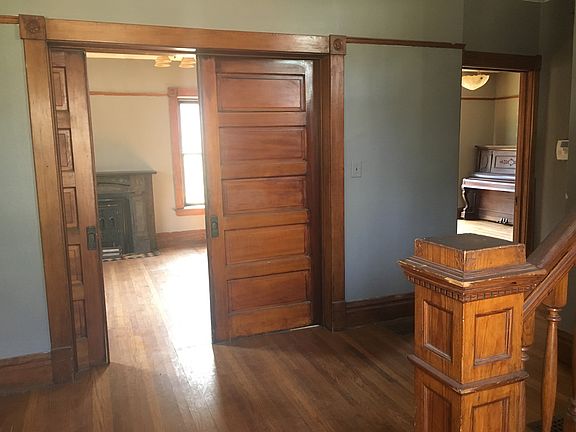 2nd image of 4008 Campbell St