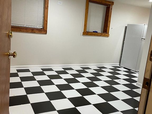 5th image of 2230 N Lockwood Ave #G