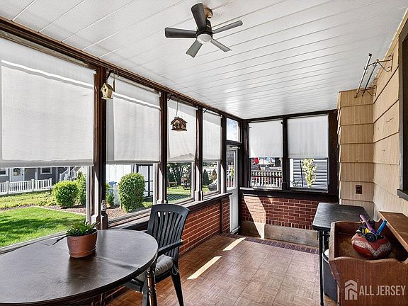 3rd image of 30 Pershing Ave