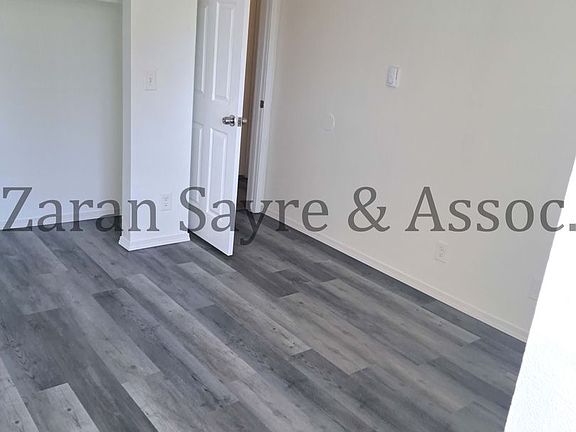 4th image of 1728 S 305th Pl #G