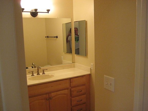 Full Hall bath.