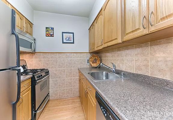 4th image of 303 E 57th St APT 18C
