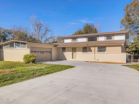 2nd image of 2235 BARRY Drive S