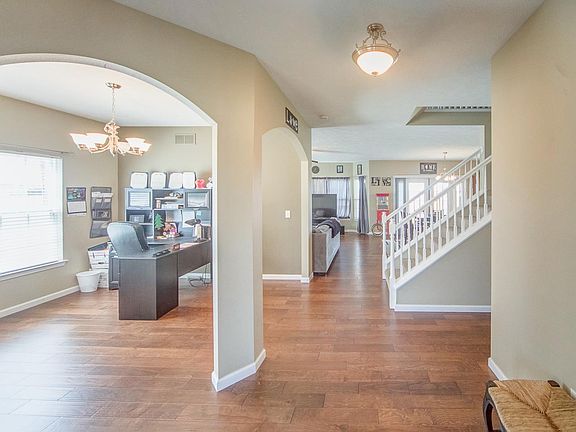 5th image of 801 Moorland Cir