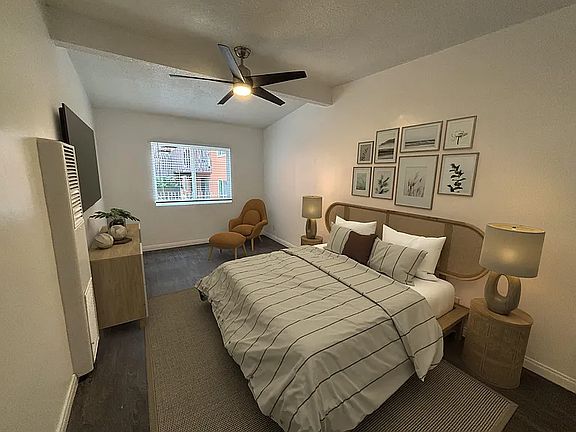 3rd image of 2825 S Sepulveda Blvd #11