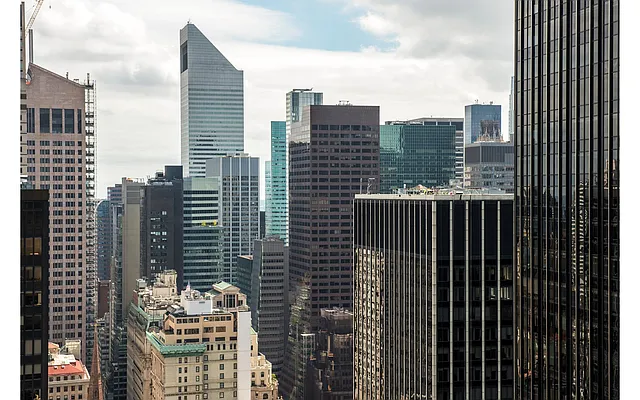 Rented by Douglas Elliman | media 16