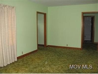 5th image of 936 Lancaster St