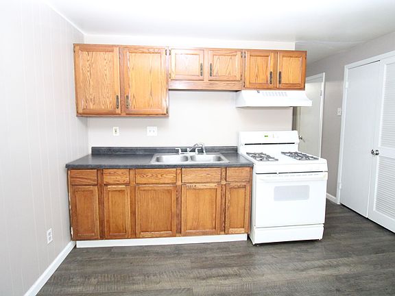 3rd image of 900 E Sturgis St APT 1