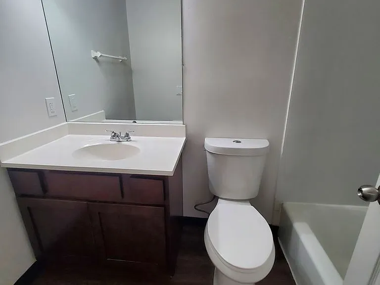 Nakoma Heights Apartment Homes — Photo 10