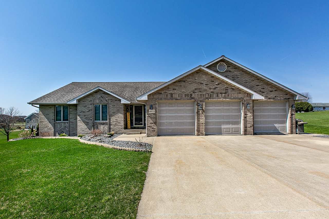 10631 Blue Jay Dr, Peosta, IA 52068 Zillow