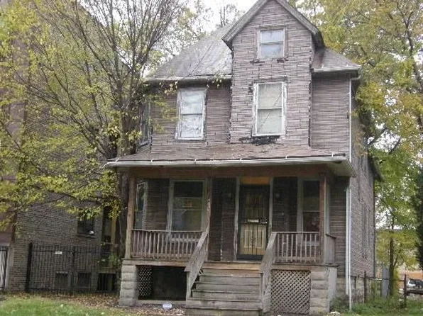 734 N Pine Ave, Chicago, IL 60644