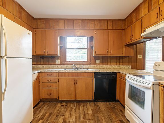 5th image of 2210 Brighton Pl