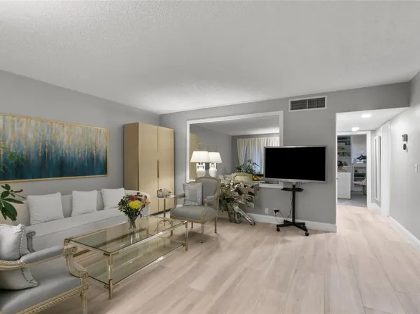 2141 NE 68th Street #107, Fort Lauderdale, FL 33308