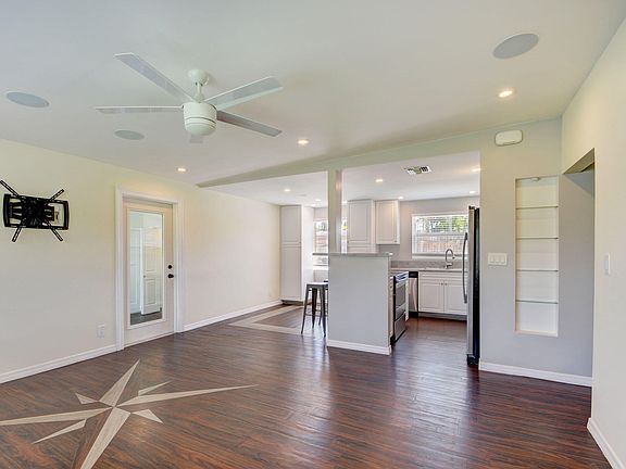 5th image of 1225 Lake Geneva Drive