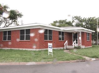 1118 Bayou Cir, Galveston, TX 77551