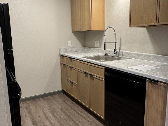 4th image of 408 W Cale St APT 8