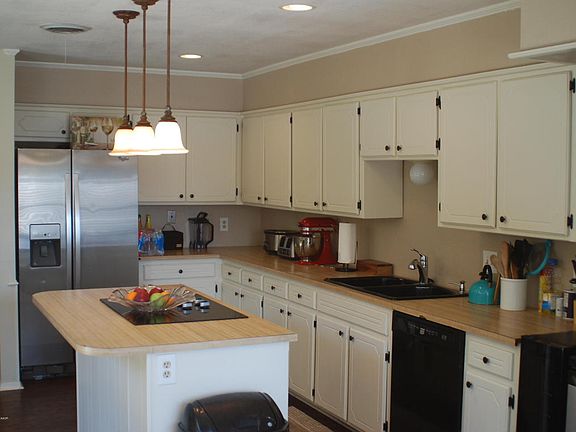 5th image of 3221 Janet Dr