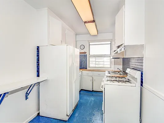 Sold by Robert E. Hill  | media 23