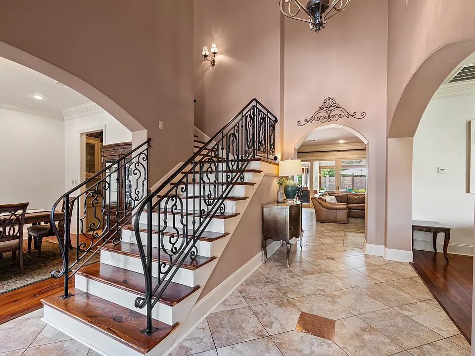 118 W Bayou Pkwy