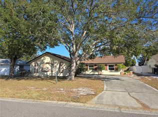 915 60th St W, Bradenton, FL 34209