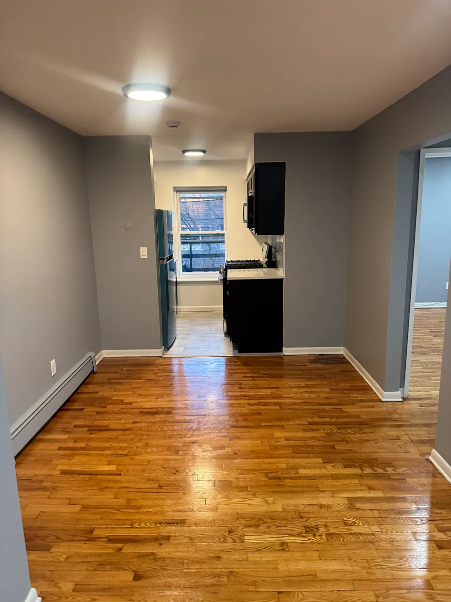 Building Photo - 155 4th St #2B