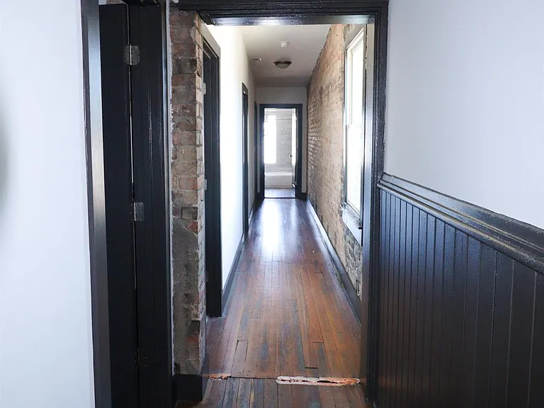 2611 Vine St — Photo 39