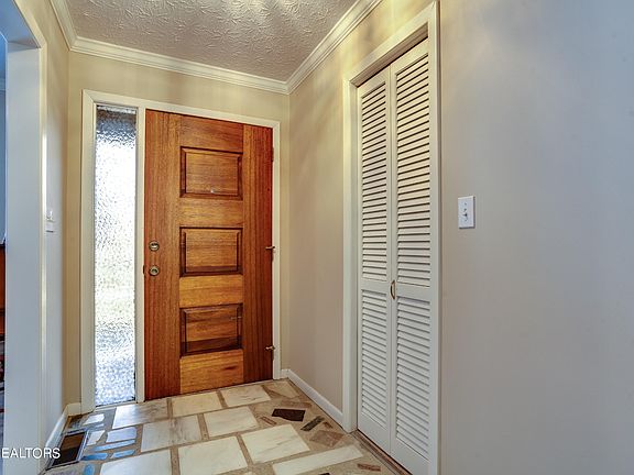 4th image of 1501 Hidden Hills Dr