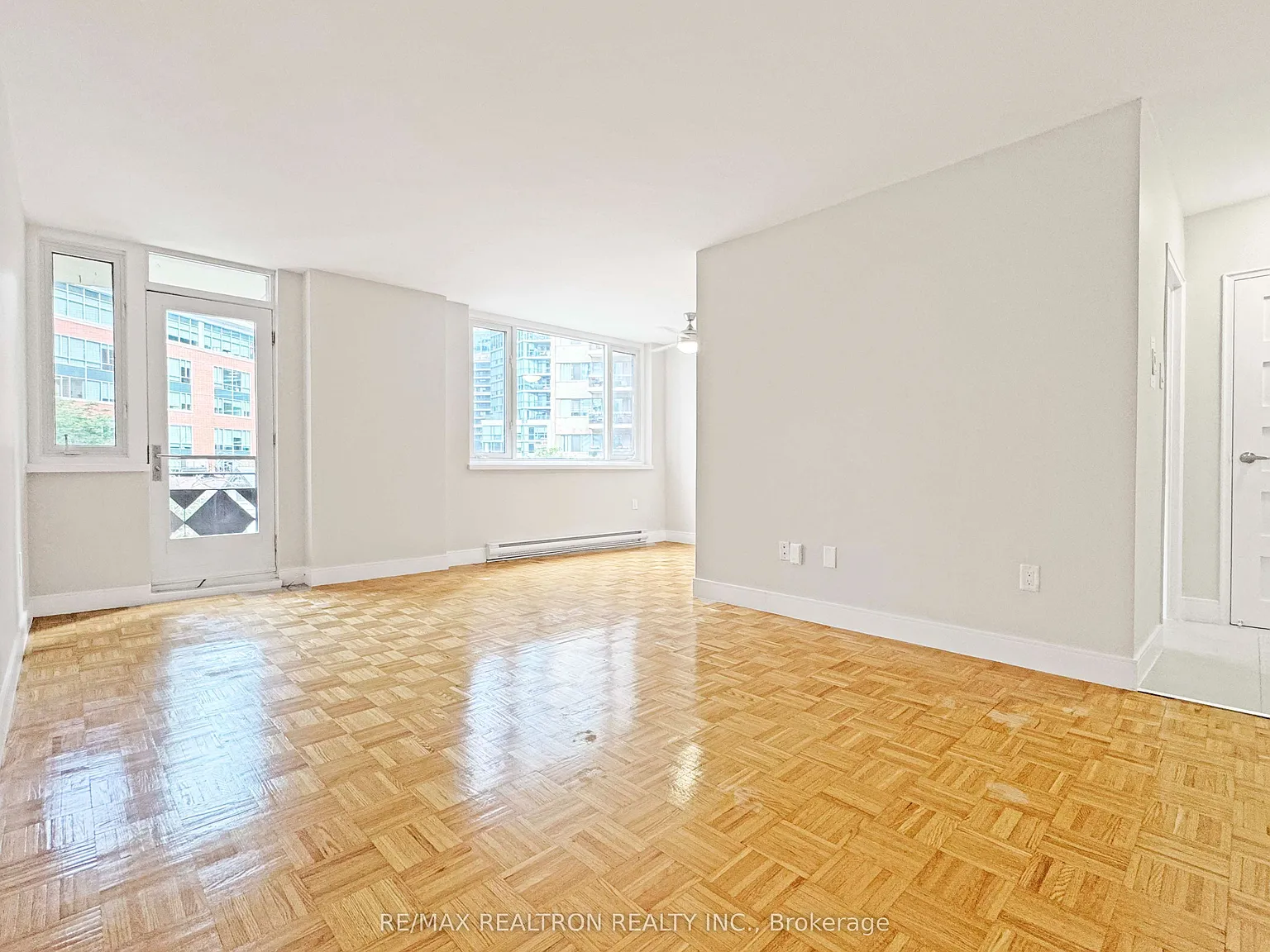 55 Isabella St — Photo 2