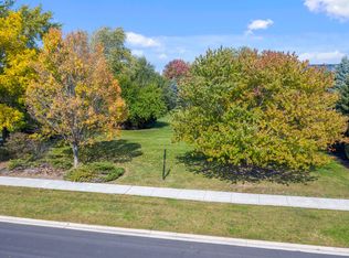 2647 Sutton Cir, Naperville, IL 60564
