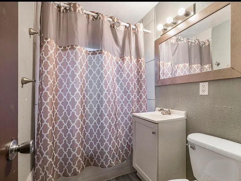 4520 Lafayette Ave #2 — Photo 10