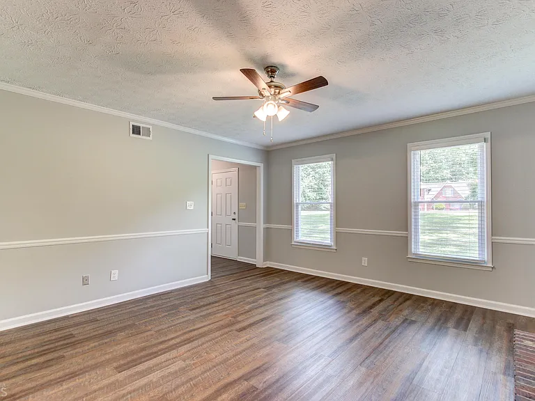 180 Fairfield Cir — Photo 10