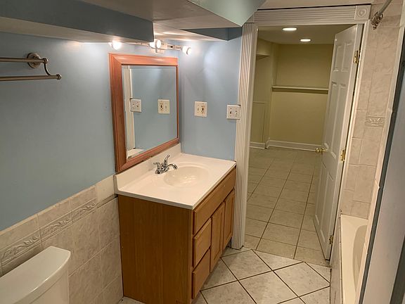3rd image of 5542 N Marmora Ave #1