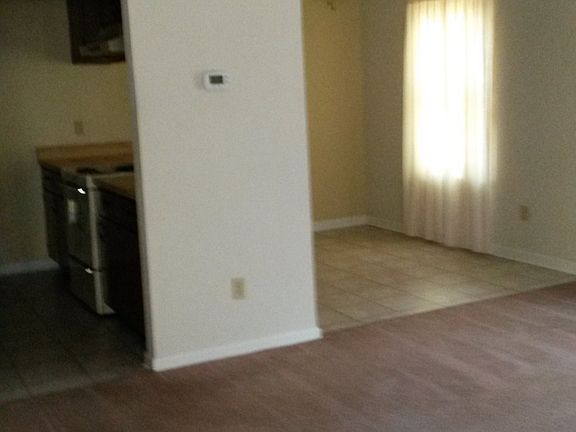 4th image of 3009 Oak Hammock Ln APT B