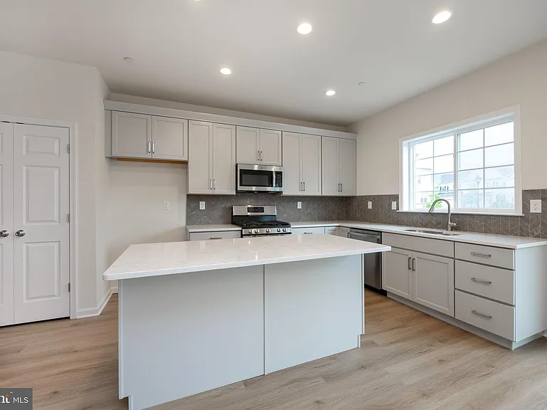 412 Ridgewood Dr — Photo 12