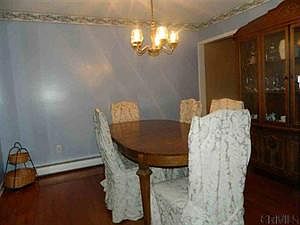 3rd image of 24 Sweetbriar Ln