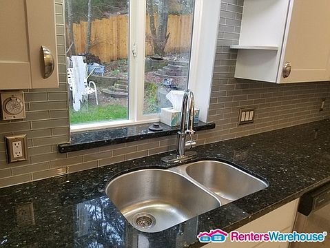 3rd image of 14056 22nd Ave NE