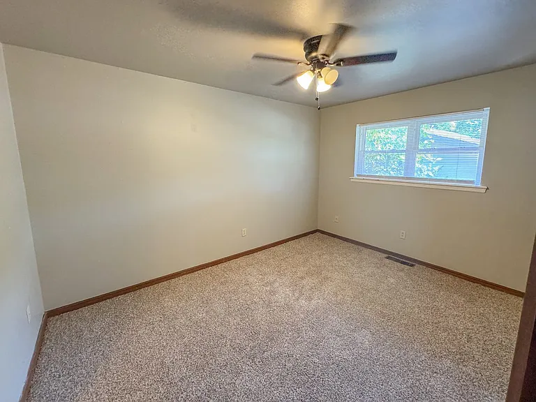 345 Travis Cir — Photo 13