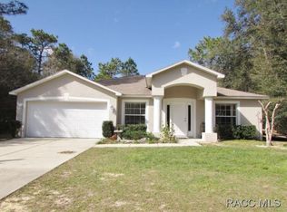 1051 W Geneva Pl, Citrus Springs, FL 34434