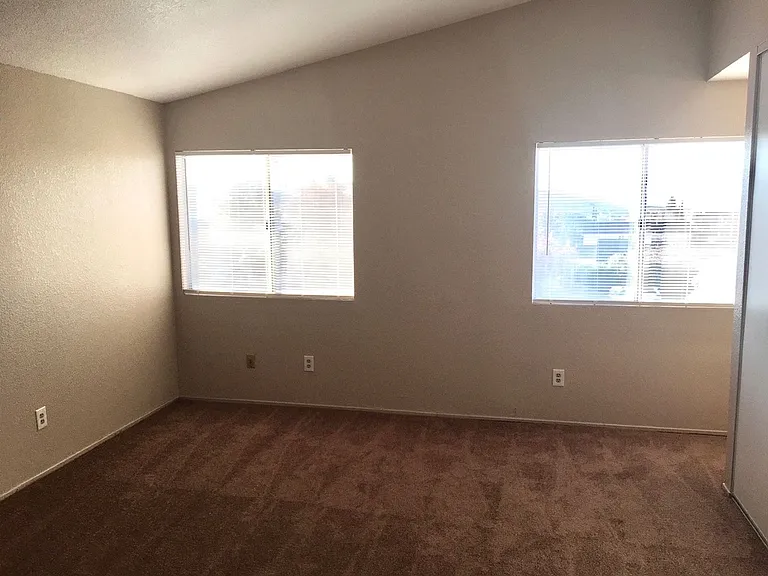 395 Cimarron Dr — Photo 12
