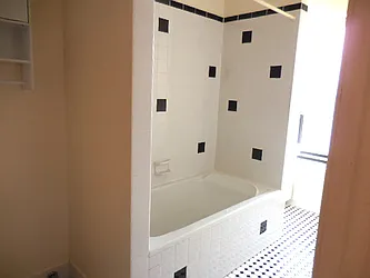 Rented by Aimee Grodanz, LREB