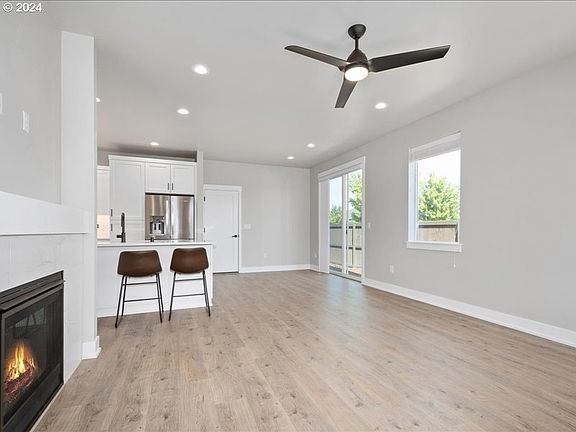 5th image of 10116 NE 134th Ave
