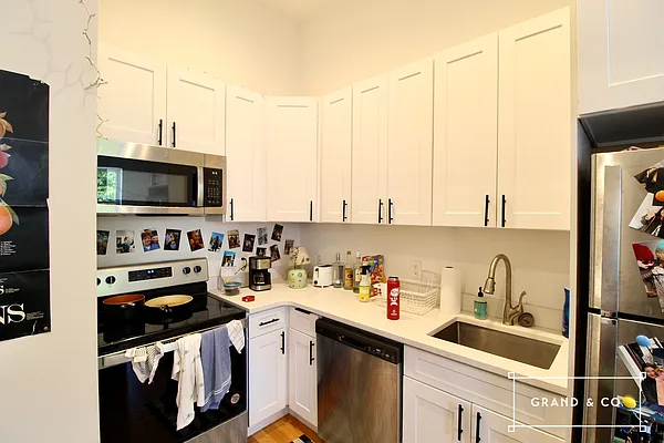Rented by Grand & Co. | media 2