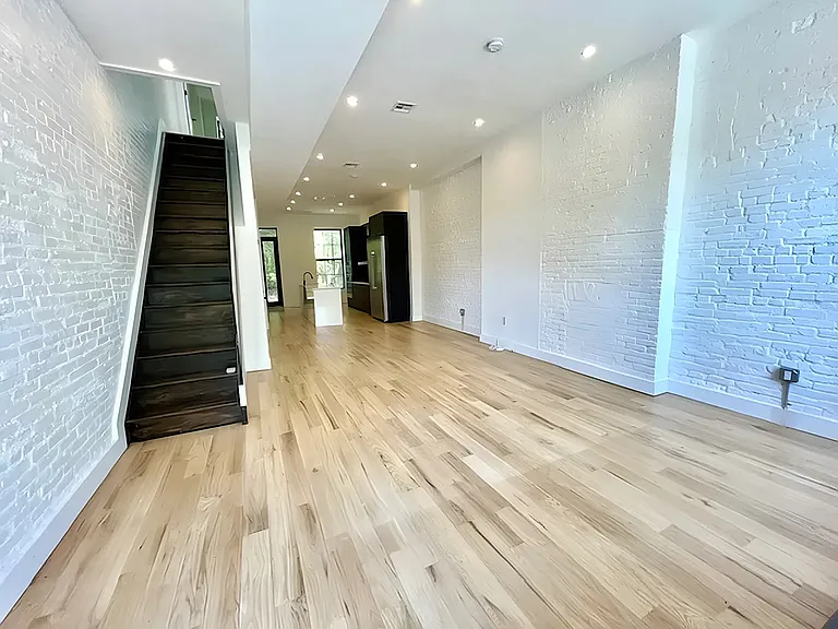 751A Monroe St #2 — Photo 6