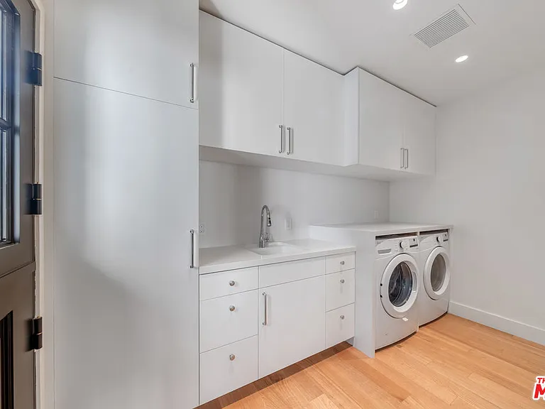 1222 S Genesee Ave — Photo 44