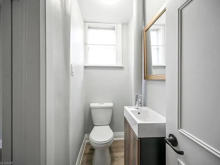 1024 Cannon St E — Photo 8